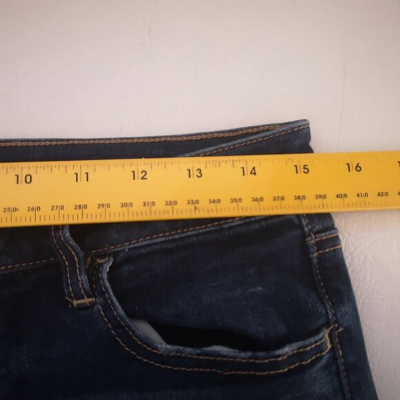 American Eagle Outfitters Super Stretch Distressed Ladies Size 10 Short Jeans - Picture 13 of 15